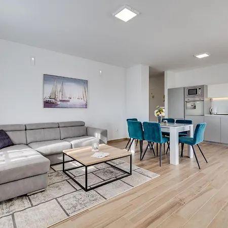Exclusive - Penthouse With Balcony A6 Apartamento Vodice